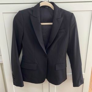 Theory blazer womens 00 in black. Used but good condition.